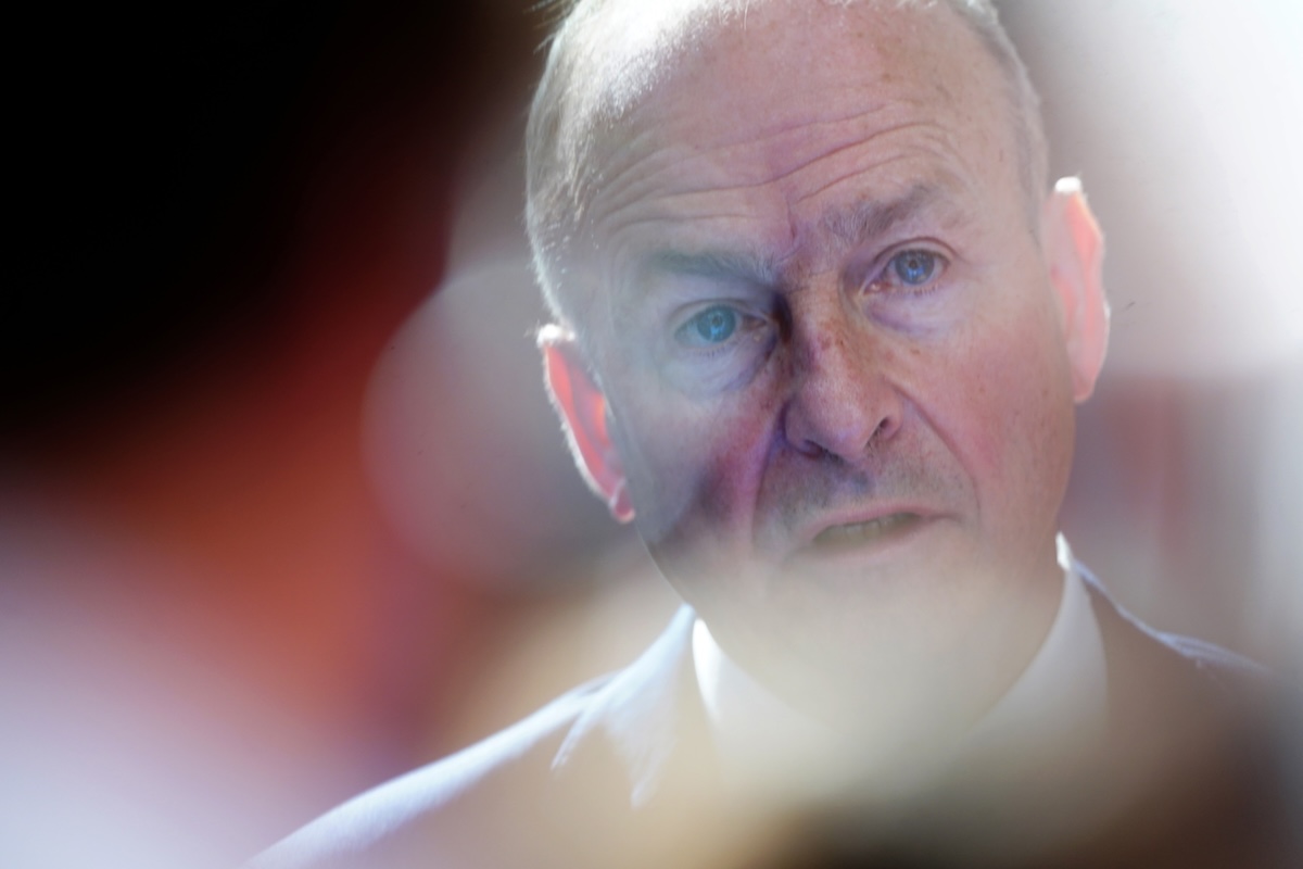 Il primo ministro irlandese Micheál Martin durante una riunione a Bruxelles, il 19 giugno 2026