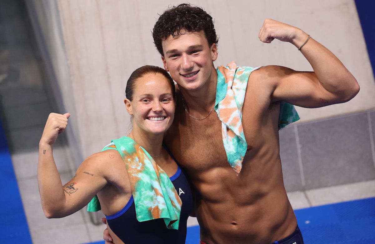 Chiara Pellacani e Matteo Santoro hanno vinto la medaglia d’oro nei tuffi sincronizzati da 3 metri agli Europei di Parigi