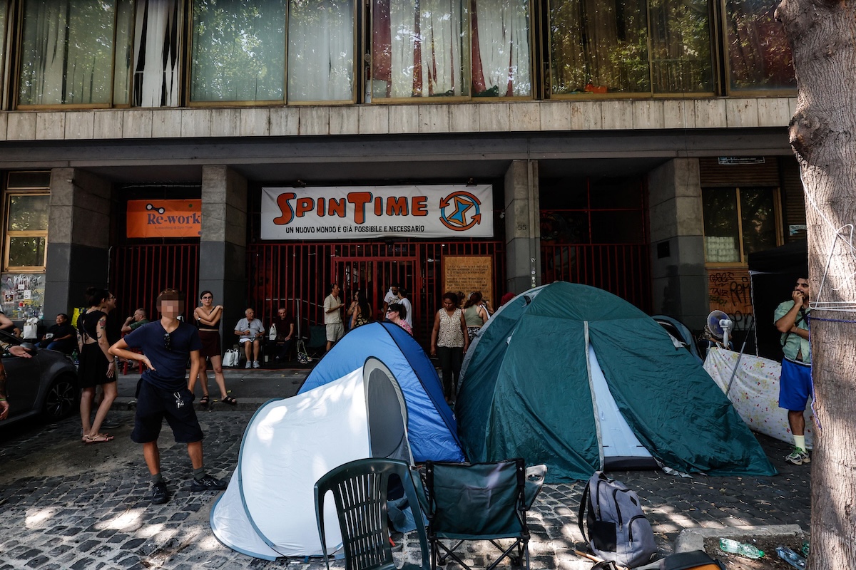 Un sacco di gente tiene allo Spin Time di Roma