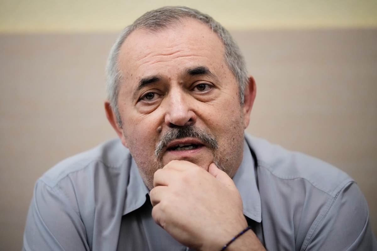 Il politico russo Boris Nadezhdin ha lasciato il paese a causa della crescente repressione dell’opposizione