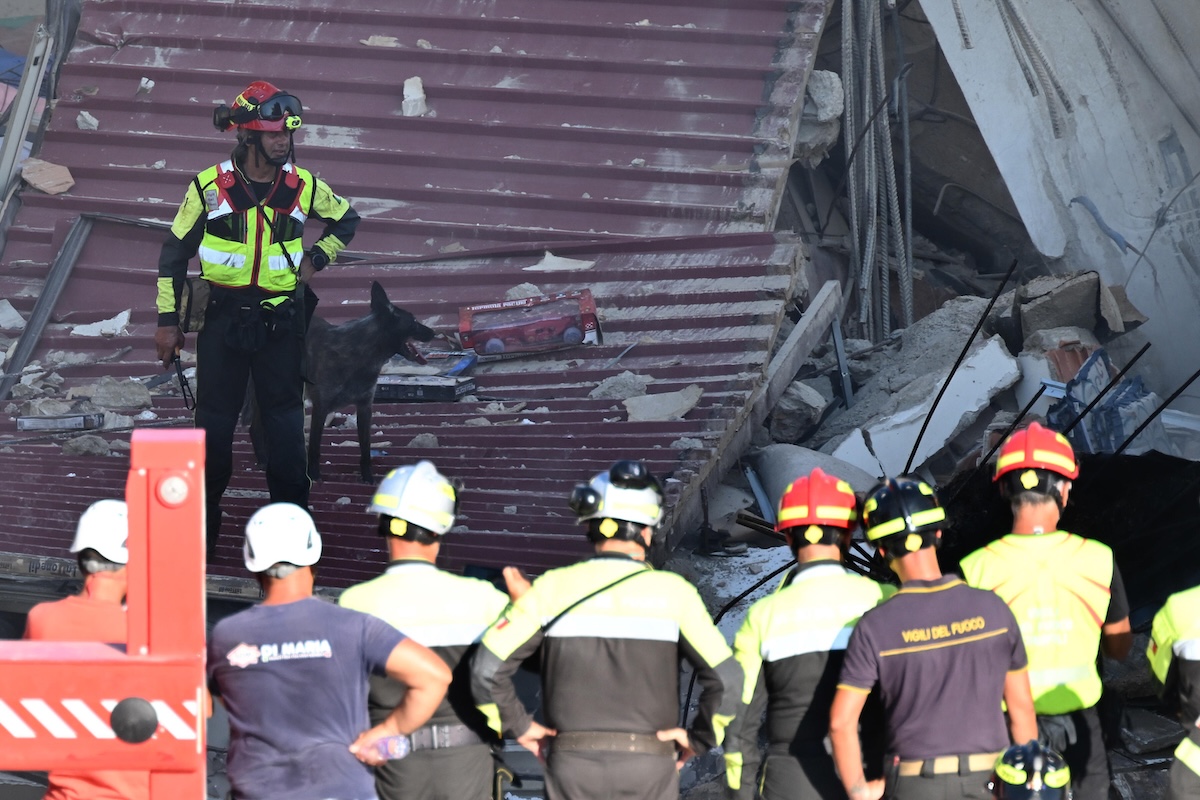 È stato trovato il corpo di una quarta persona morta nel crollo della palazzina a Messina: altre due sono ancora disperse