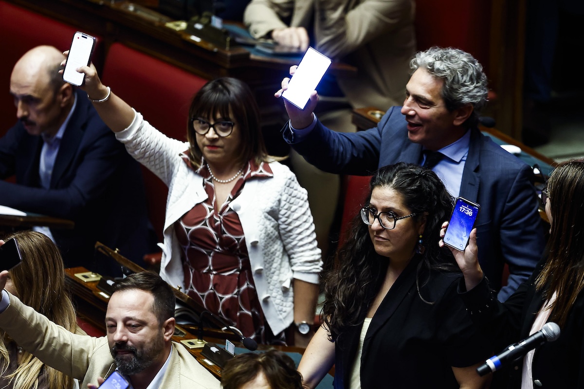 La Camera ha negato l’accesso alle chat di Delmastro