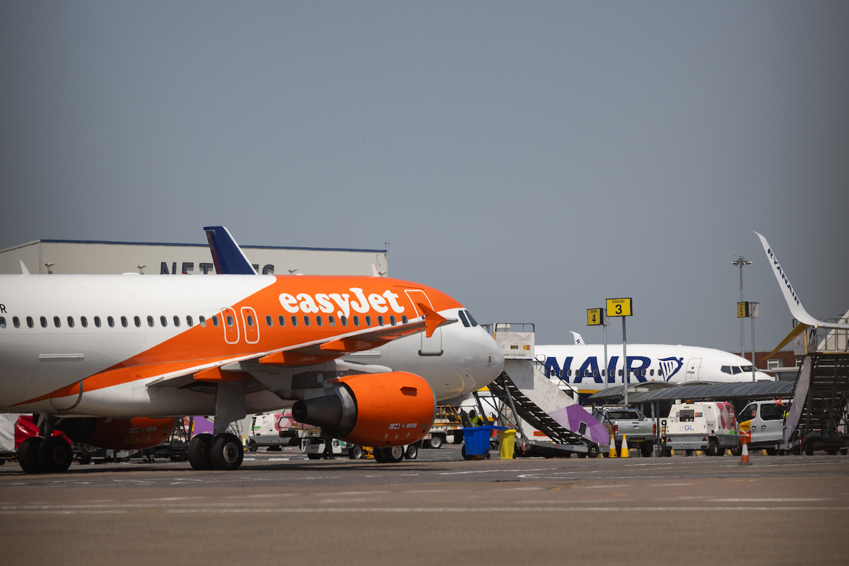 La compagnia aerea EasyJet ha raggiunto un accordo per farsi comprare dalla società d’investimento Apollo