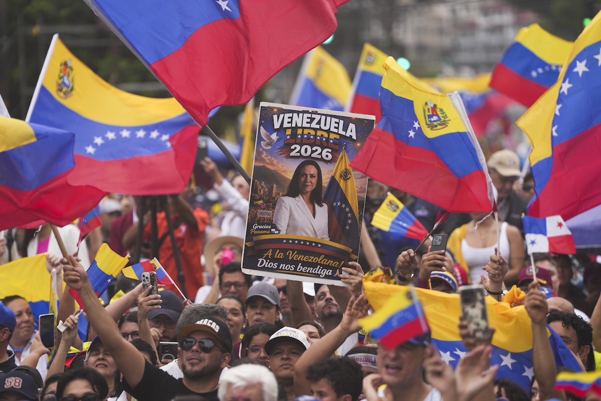 Un ritratto di María Corina Machado durante una manifestazione a città di Panama, il 23 maggio