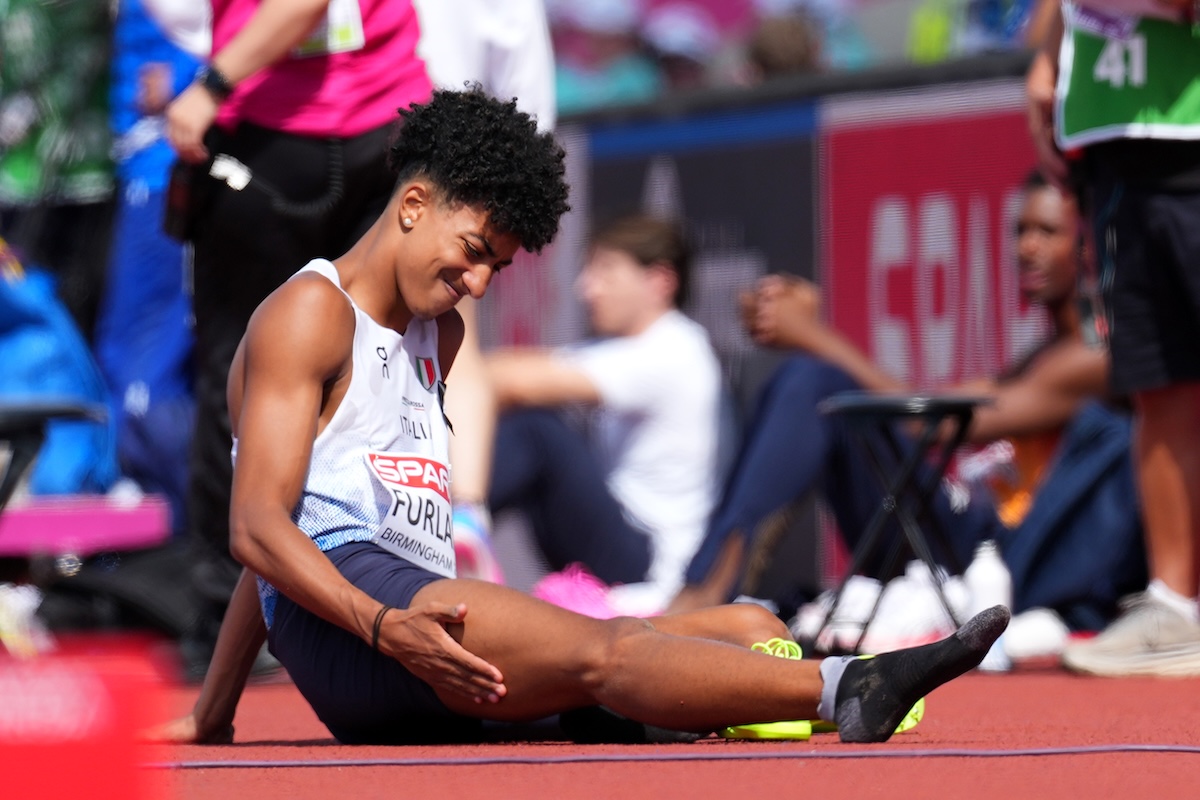 Mattia Furlani si è ritirato per infortunio dagli Europei di atletica