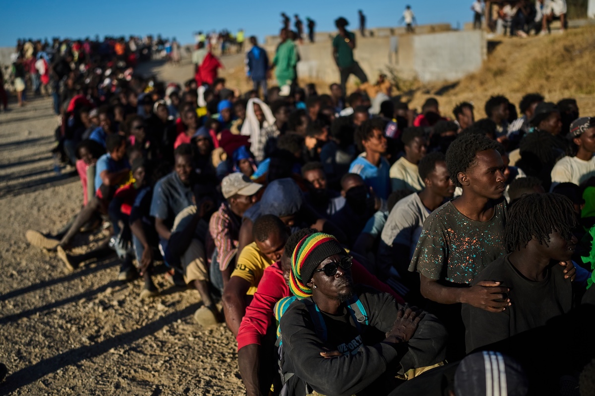 Meta e TikTok si sono accordate con l’Unione Europea per fare fact checking dei contenuti sulla crisi migratoria a Ceuta