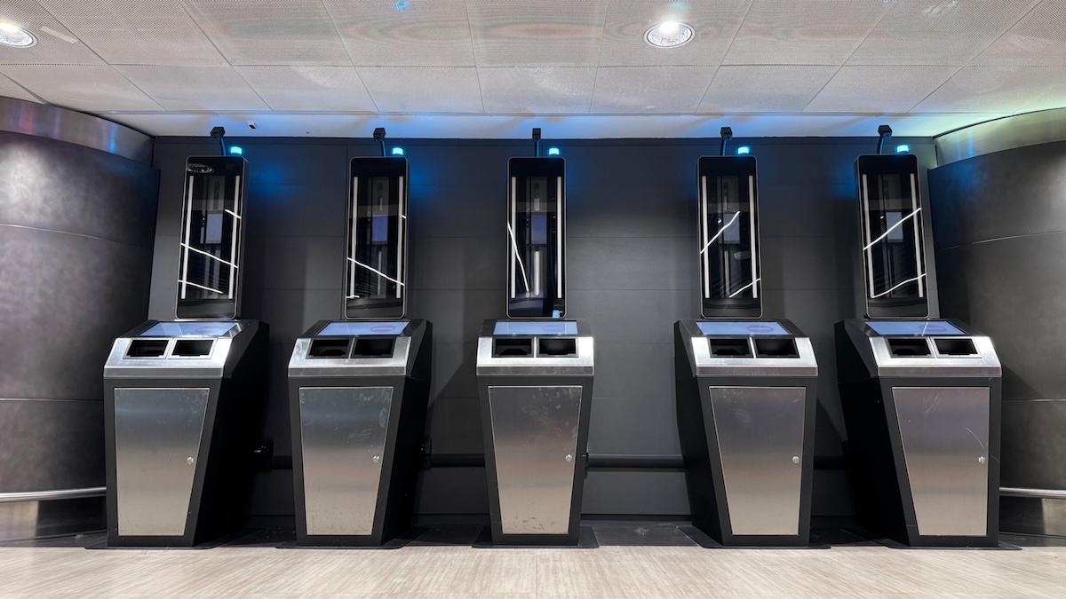Le lunghe code negli aeroporti europei per i nuovi controlli
