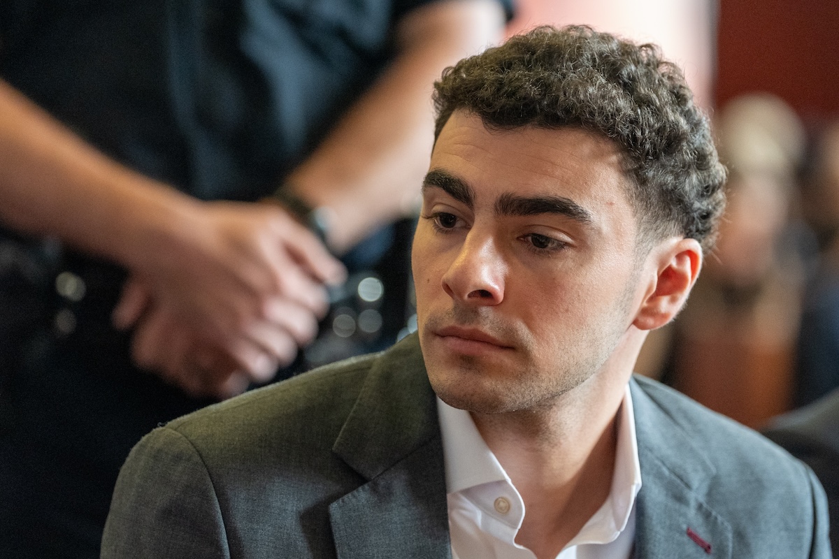 Il processo per omicidio contro Luigi Mangione è stato rimandato