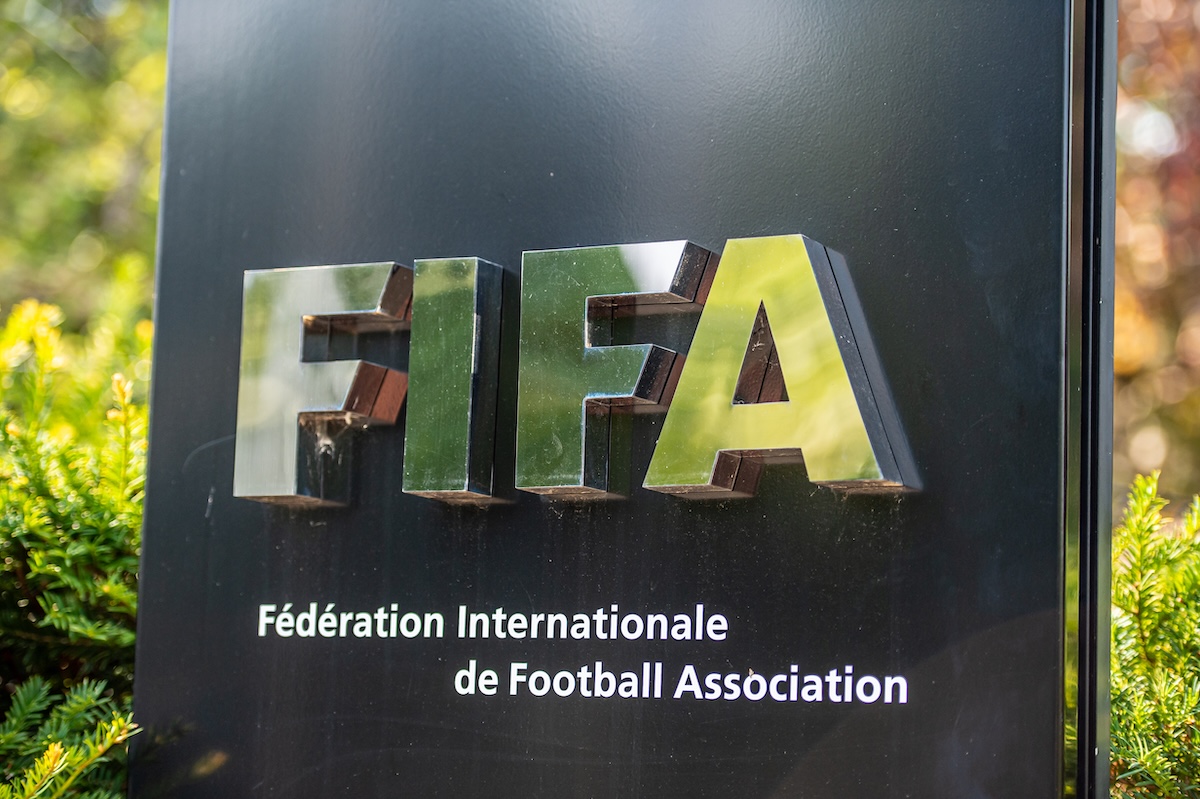 Kevin Lamour, importante dirigente della FIFA che aveva criticato Gianni Infantino, ha lasciato il suo incarico