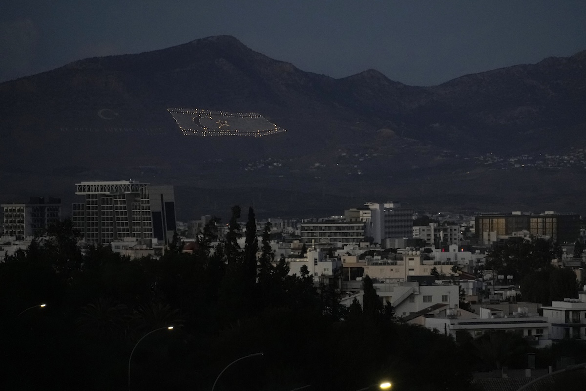 La parte di Nicosia che fa parte di Cipro Nord (AP/Petros Karadjias)