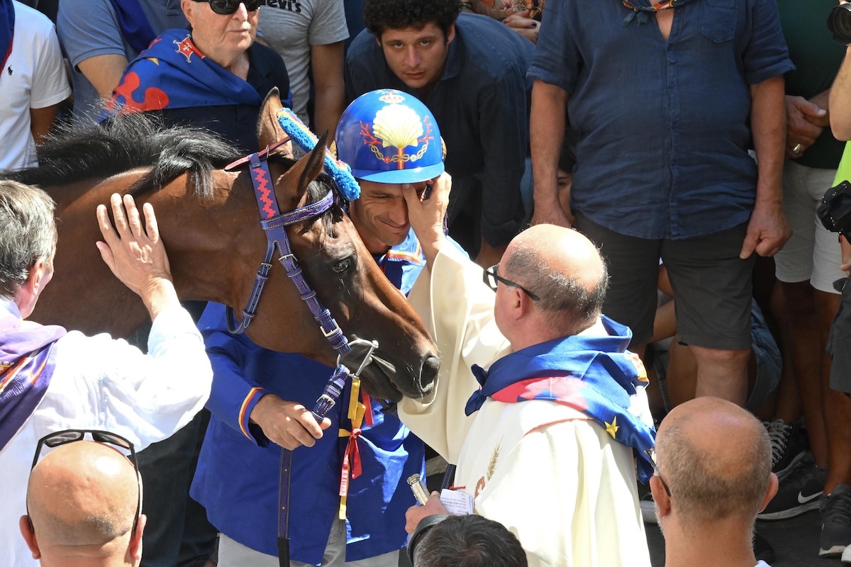 La contrada del Nicchio ha vinto il Palio di Siena dopo 28 anni