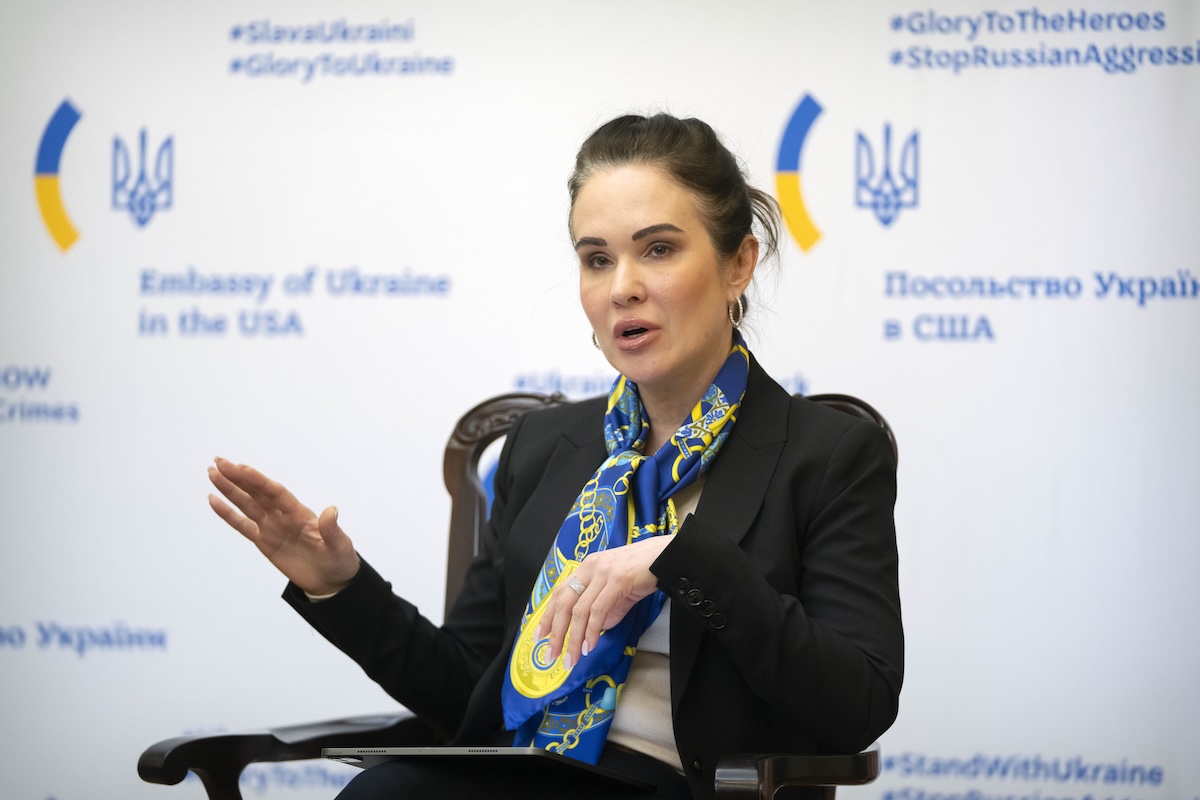 Il presidente ucraino Volodymyr Zelenskyy ha licenziato la vice responsabile del suo ufficio, perquisita in una grossa inchiesta per...