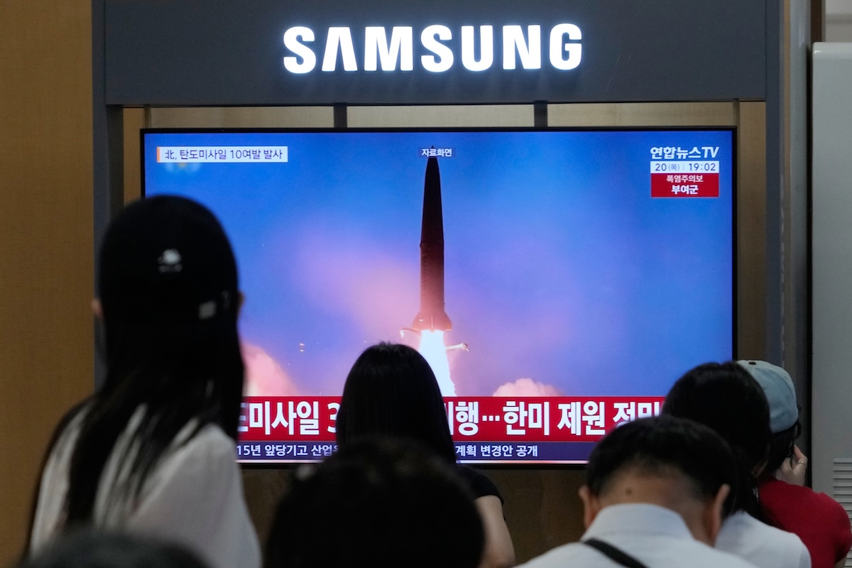 La Corea del Nord ha lanciato dieci missili a corto raggio verso il mar del Giappone