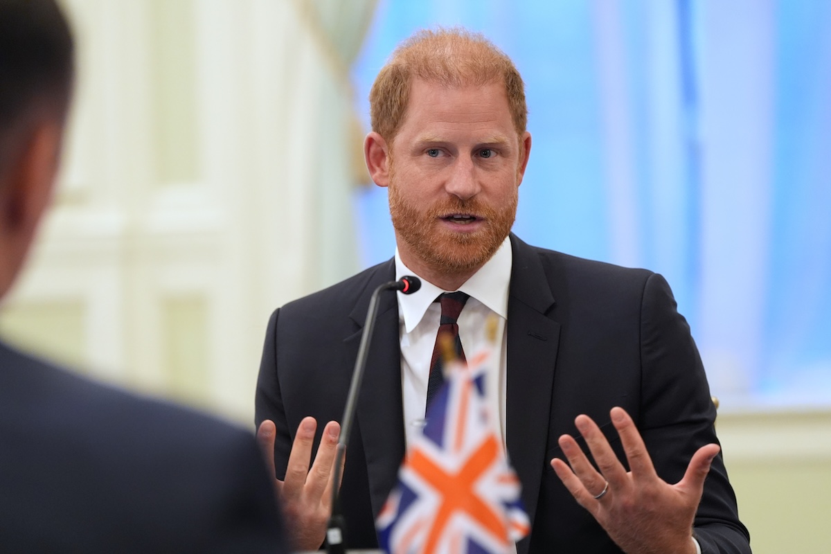 Il principe Harry e altre sei persone dovranno risarcire con 9,5 milioni di sterline l’editore del Daily Mail