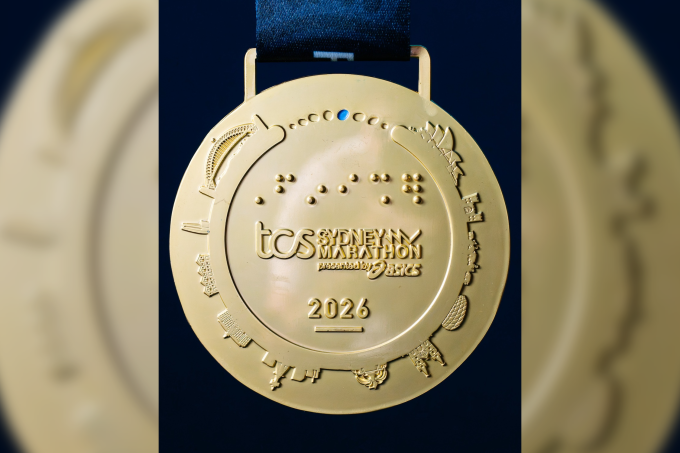 il vistoso errore sulla medaglia della maratona di sydney da Ilpost.it il vistoso errore sulla medaglia della maratona di sydney