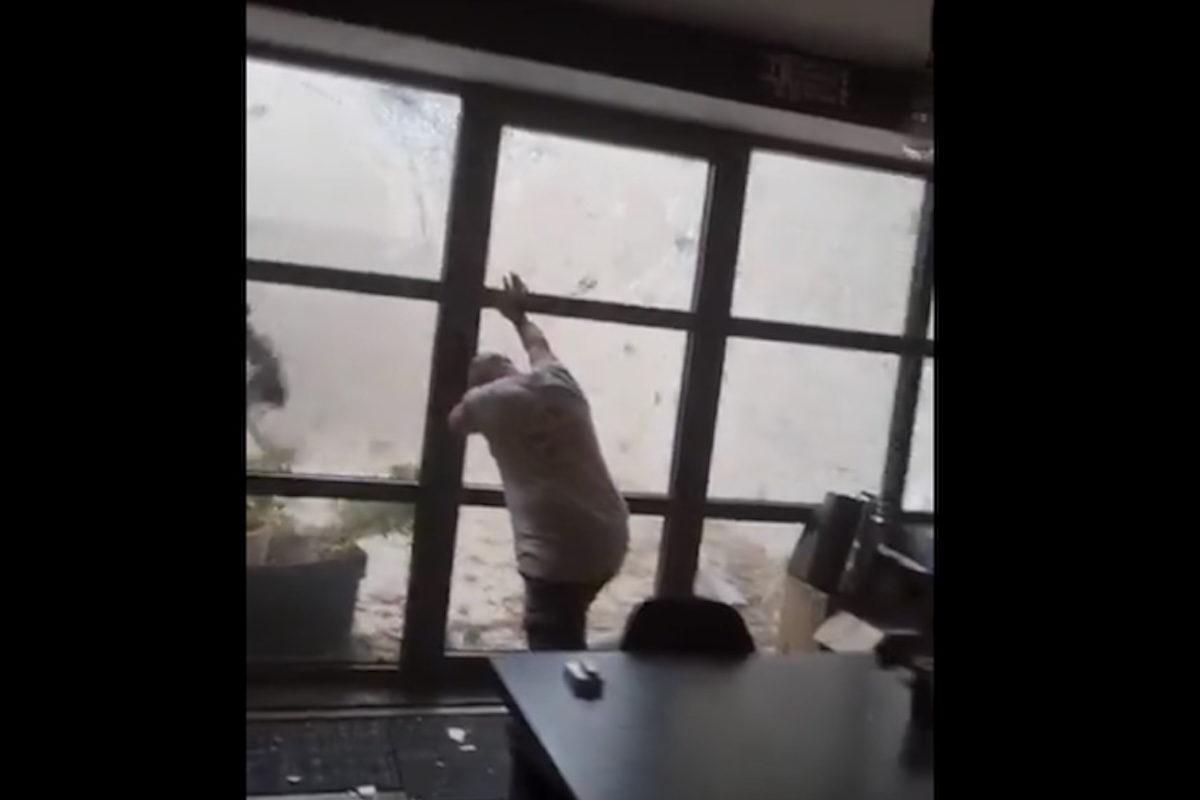 Leggi l'articolo: I video del tornado che ha colpito il sudovest della Francia