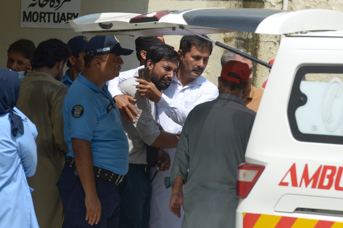 In Pakistan 14 neonati sono morti nell’incendio di un reparto maternità