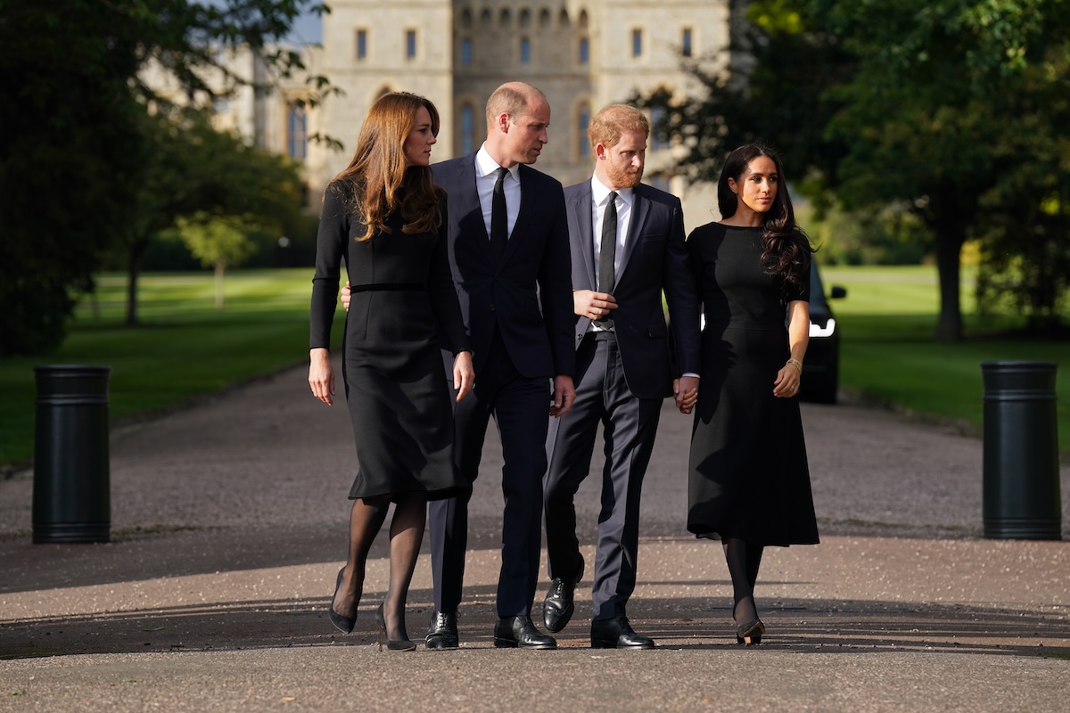 I principi di Galles, Catherine e William, con Harry e Meghan ai tempi della morte della regina Elisabetta, nel 2022