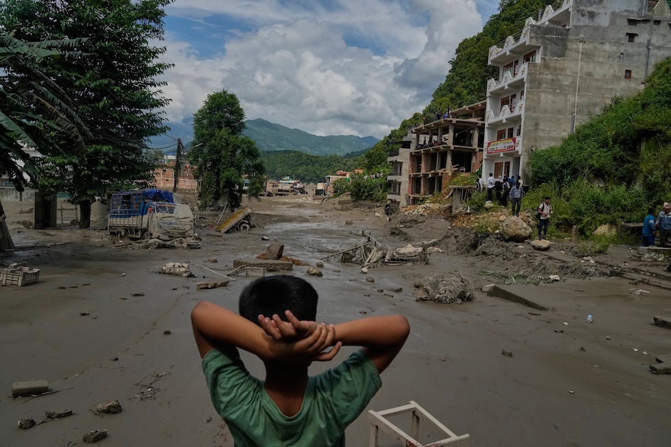 C’è stata un’enorme esondazione fra Nepal e Tibet