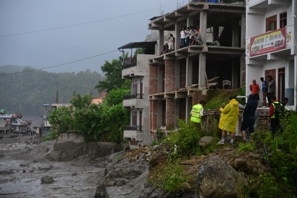 C’è stata un’enorme esondazione fra Nepal e Tibet