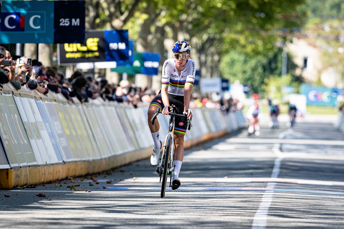 Il ciclista italiano Lorenzo Finn ha vinto il Tour de l’Avenir