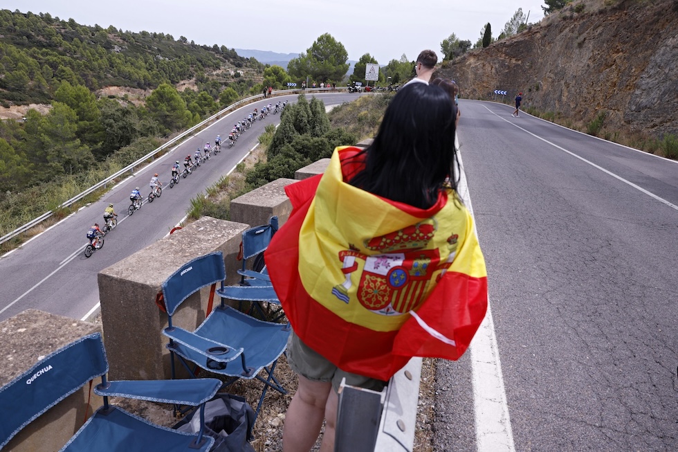 La settima tappa della Vuelta, un'importante corsa a tappe del ciclismo, da Vall d'Alba ad Aramon Valdelinares (EPA/Javier Lizon/ansa)