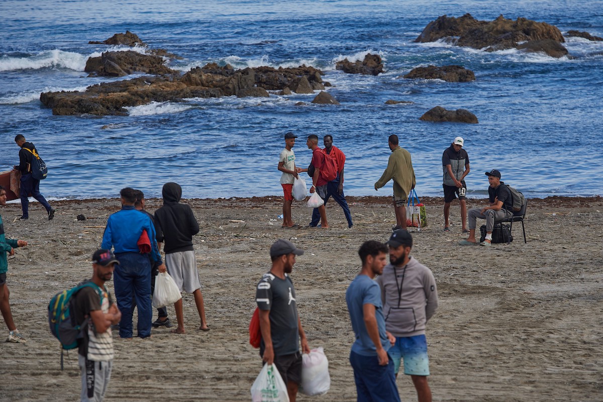 La Spagna ha chiesto l’aiuto dell’agenzia europea Frontex per la gestione delle persone migranti rimaste a Ceuta