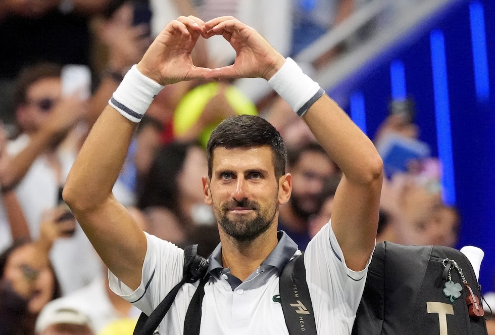 Il tennista Novak Djokovic dopo essere stato eliminato al primo turno degli US Open, dopo la partia contro Mariano Navone  (IMAGN IMAGES via REUTERS/Robert Deutsch)
