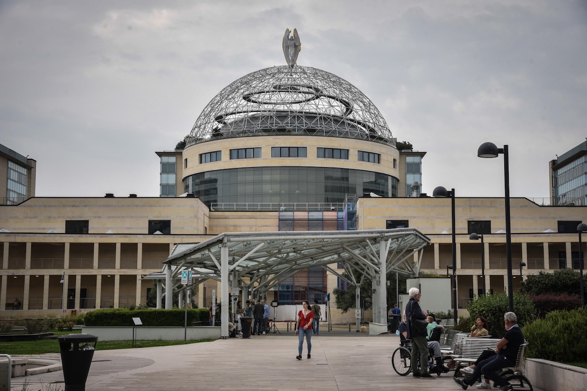 Al San Raffaele di Milano sono riprese le attività di fecondazione assistita, sospese per l’errore nell’impianto di un embrione