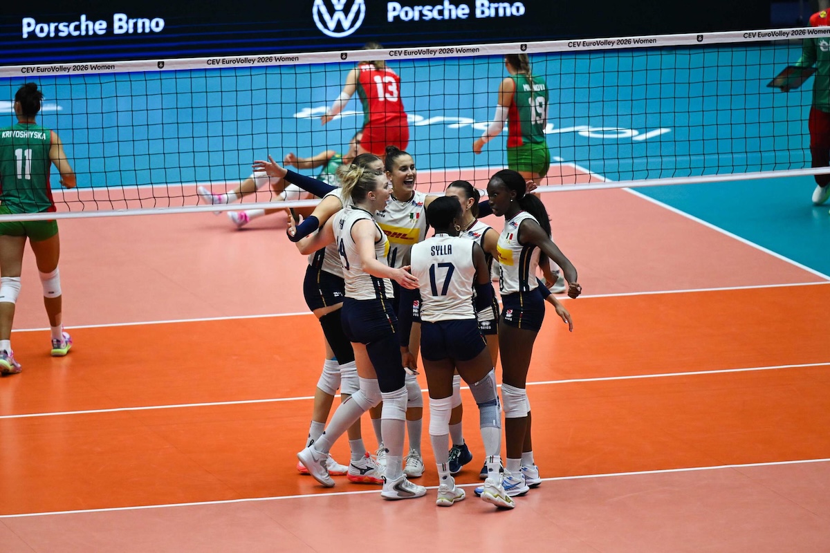 L’Italia femminile di pallavolo ha battuto per 3-0 la Bulgaria e si è qualificata per i quarti di finale degli Europei