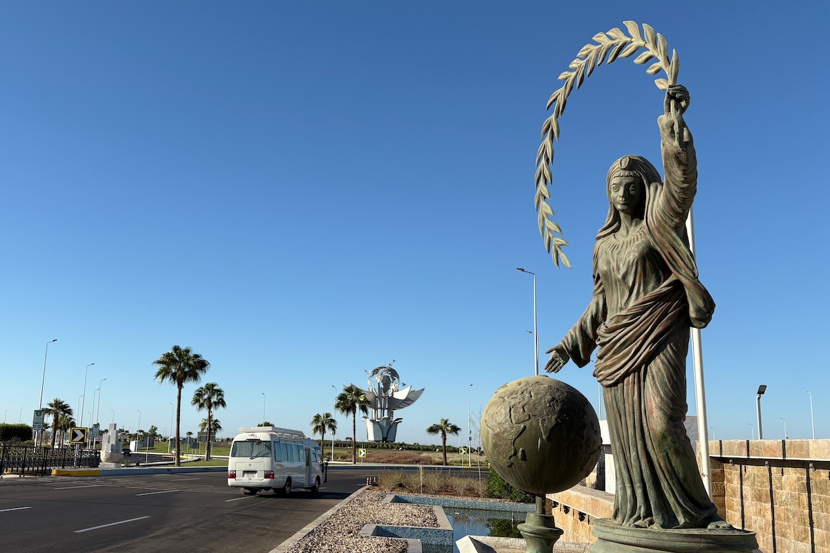 In Egitto almeno 16 persone sono morte in un incidente in autobus in una zona turistica vicino a Sharm el-Sheikh