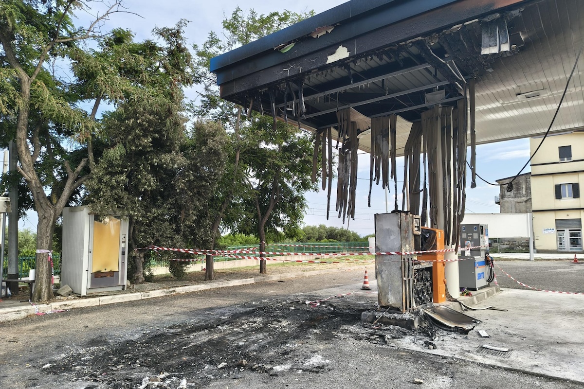 20 persone sono state arrestate in una vasta inchiesta sul caporalato in Calabria