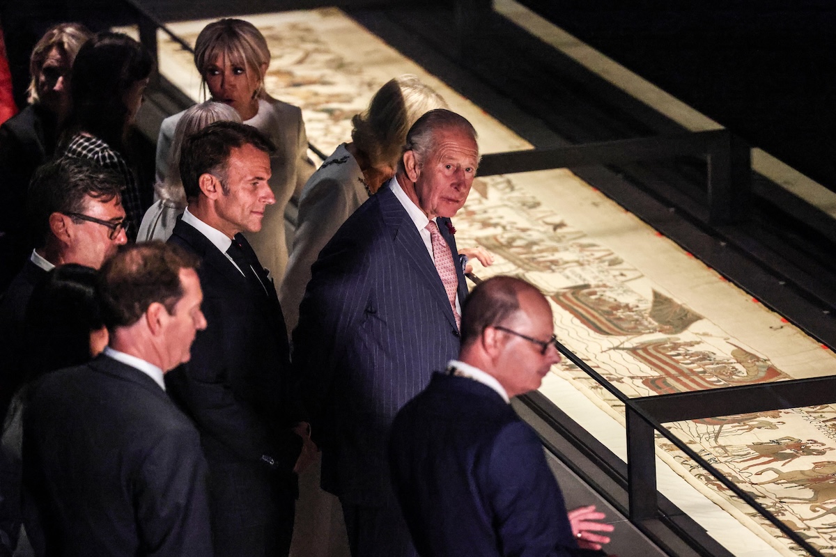 Leggi l'articolo: Re Carlo, Emmanuel Macron e Andy Burnham a vedere l’arazzo di Bayeux al British Museum