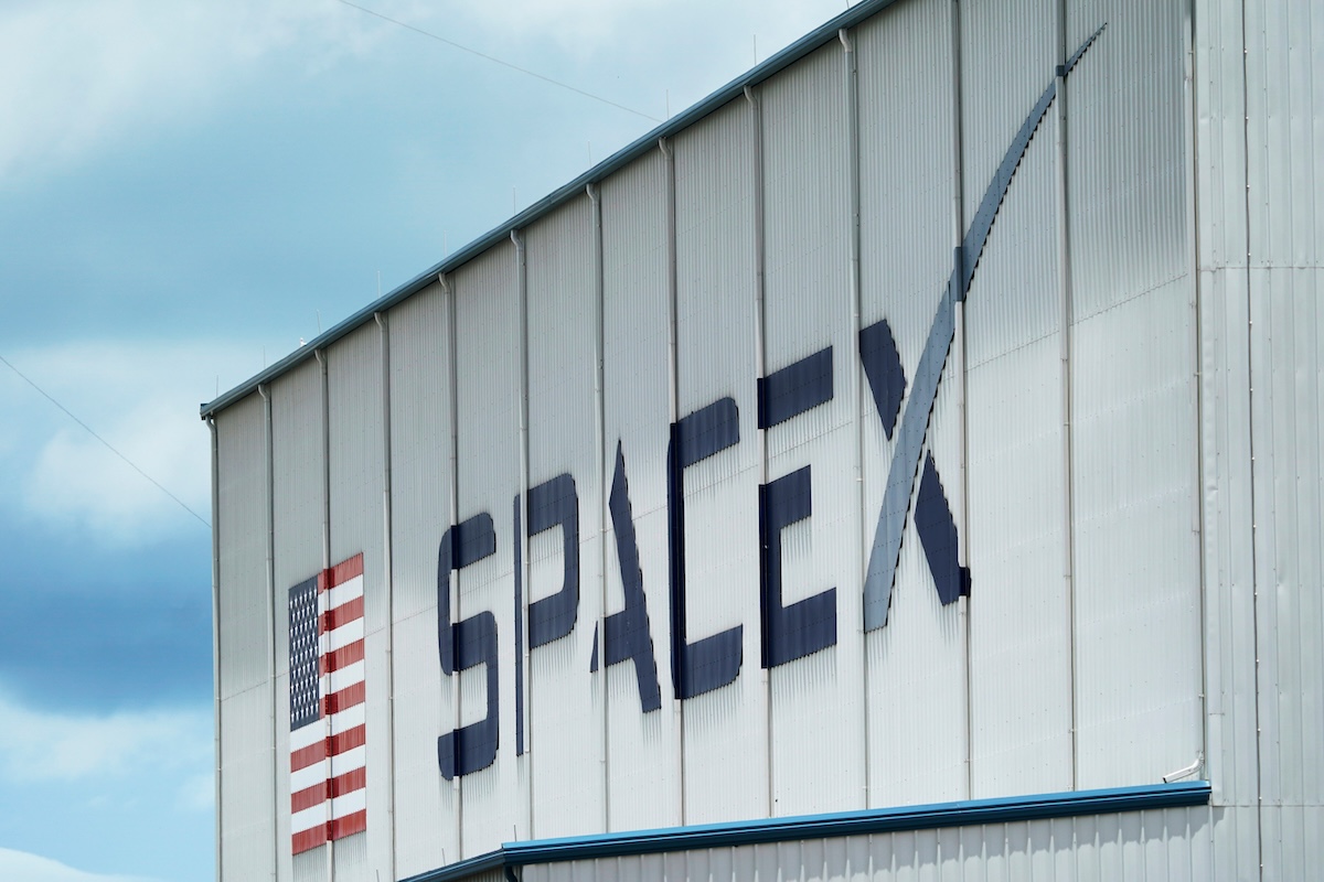 spacex e blue origin salteranno il summit spaziale di parigi su pressione dell8217amministrazione trump da Ilpost.it spacex e blue origin salteranno il summit spaziale di parigi su pressione dell8217amministrazione trump