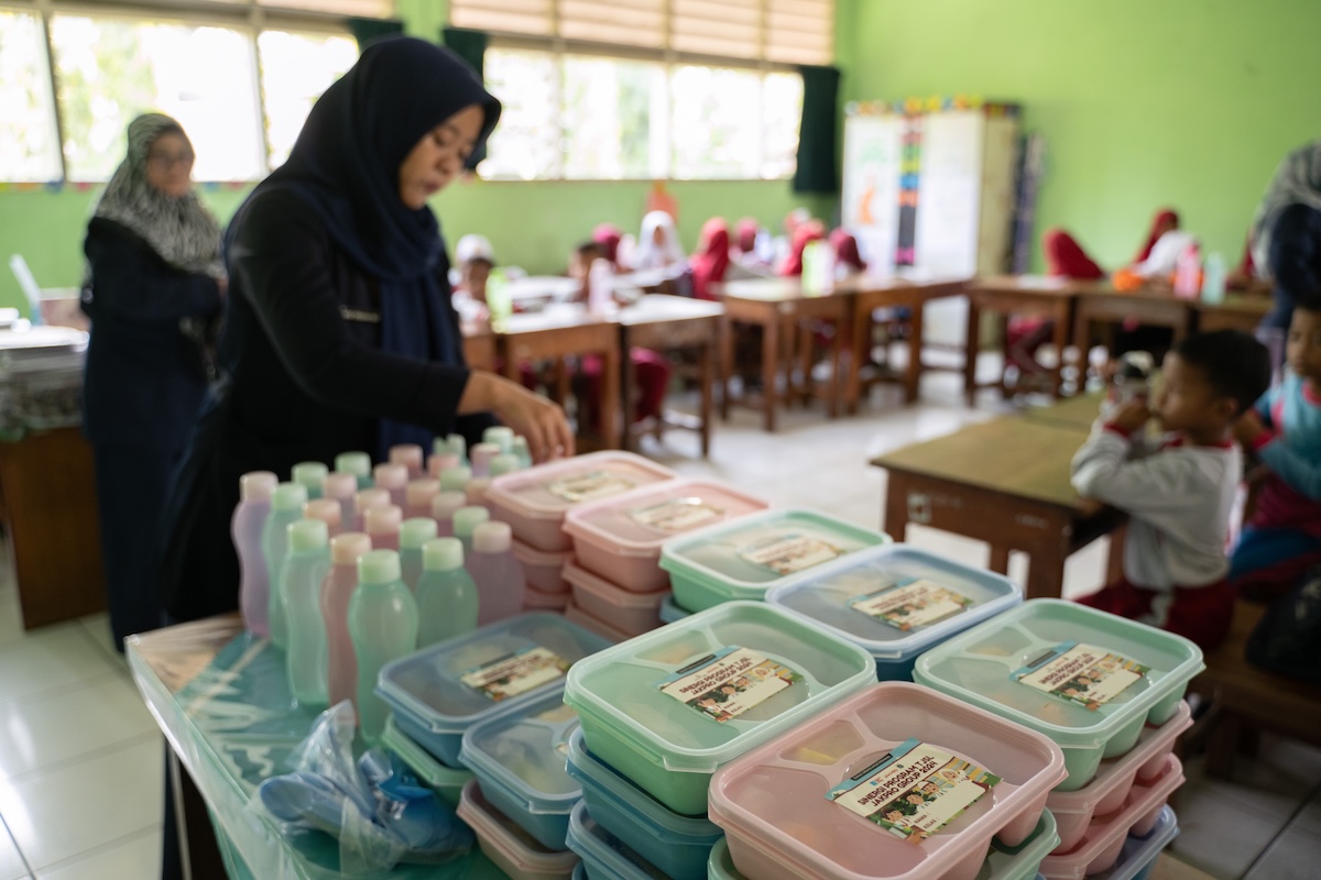 In Indonesia circa 2mila persone sono state male dopo aver mangiato i pasti gratis offerti nelle scuole