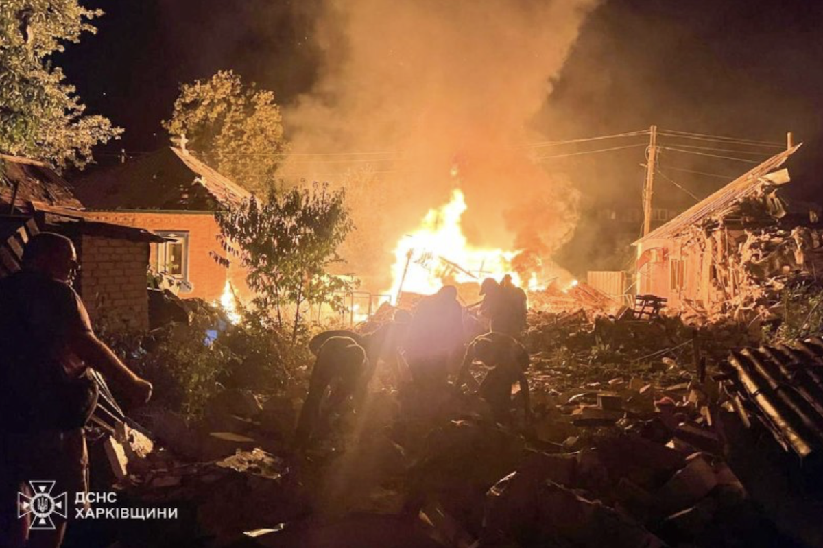 Un bombardamento russo sull’Ucraina ha ucciso 5 persone e ne ha ferite 17, poche ore prima dell’arrivo di Jared Kushner e Steve Witkoff