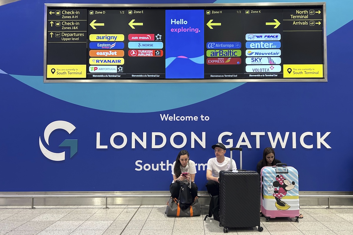Nei principali aeroporti britannici e irlandesi ci sono centinaia di voli ritardati e cancellati per problemi tecnici