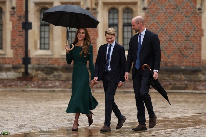 Il primo giorno di scuola del principe George al collegio di Eton
