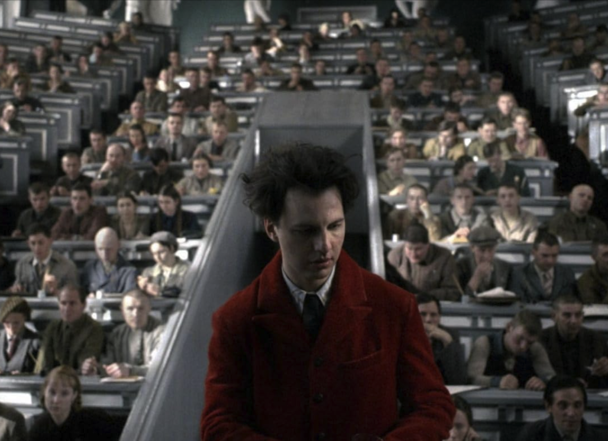 Il progetto assurdo dietro il film del regista russo in concorso a Venezia