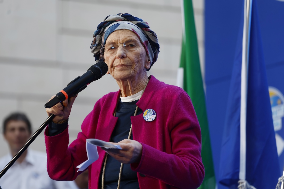 Emma Bonino è uscita dalla terapia intensiva ed è stata trasferita in una clinica privata
