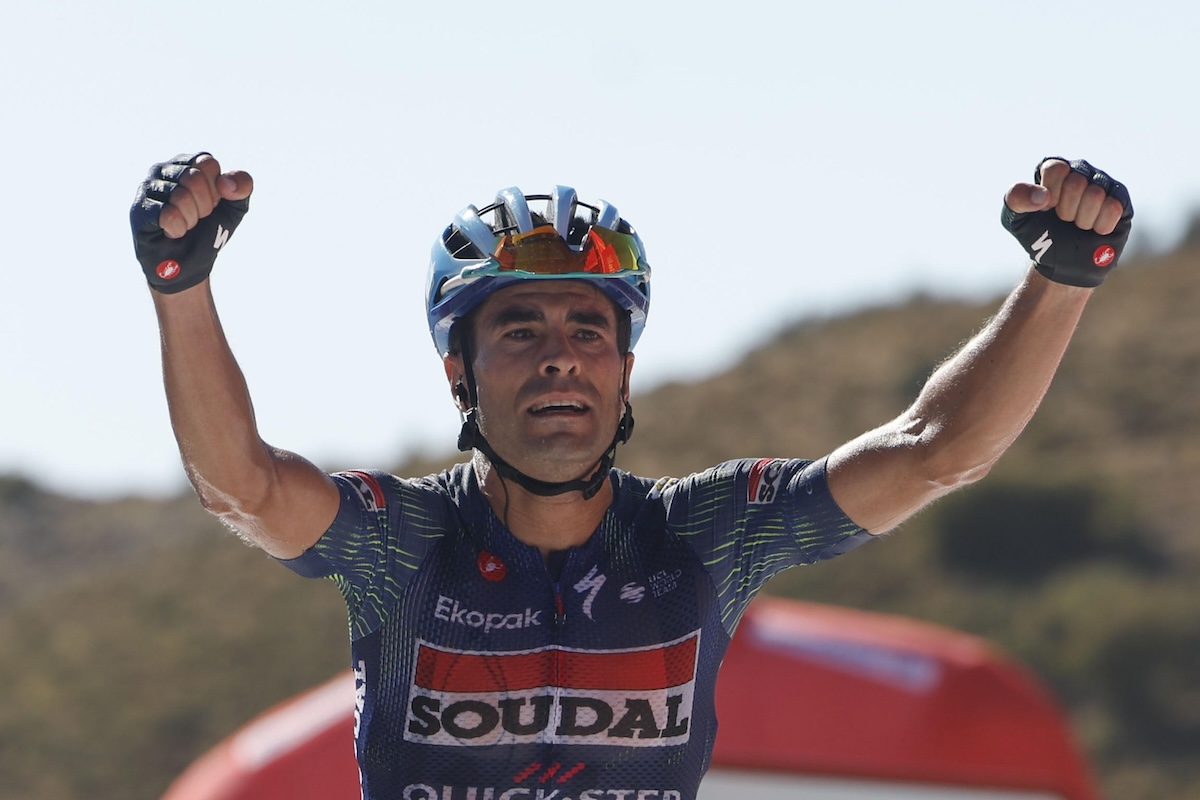 Il ciclista spagnolo Mikel Landa, che non vinceva una gara dal 2021, ha vinto la 20esima tappa della Vuelta