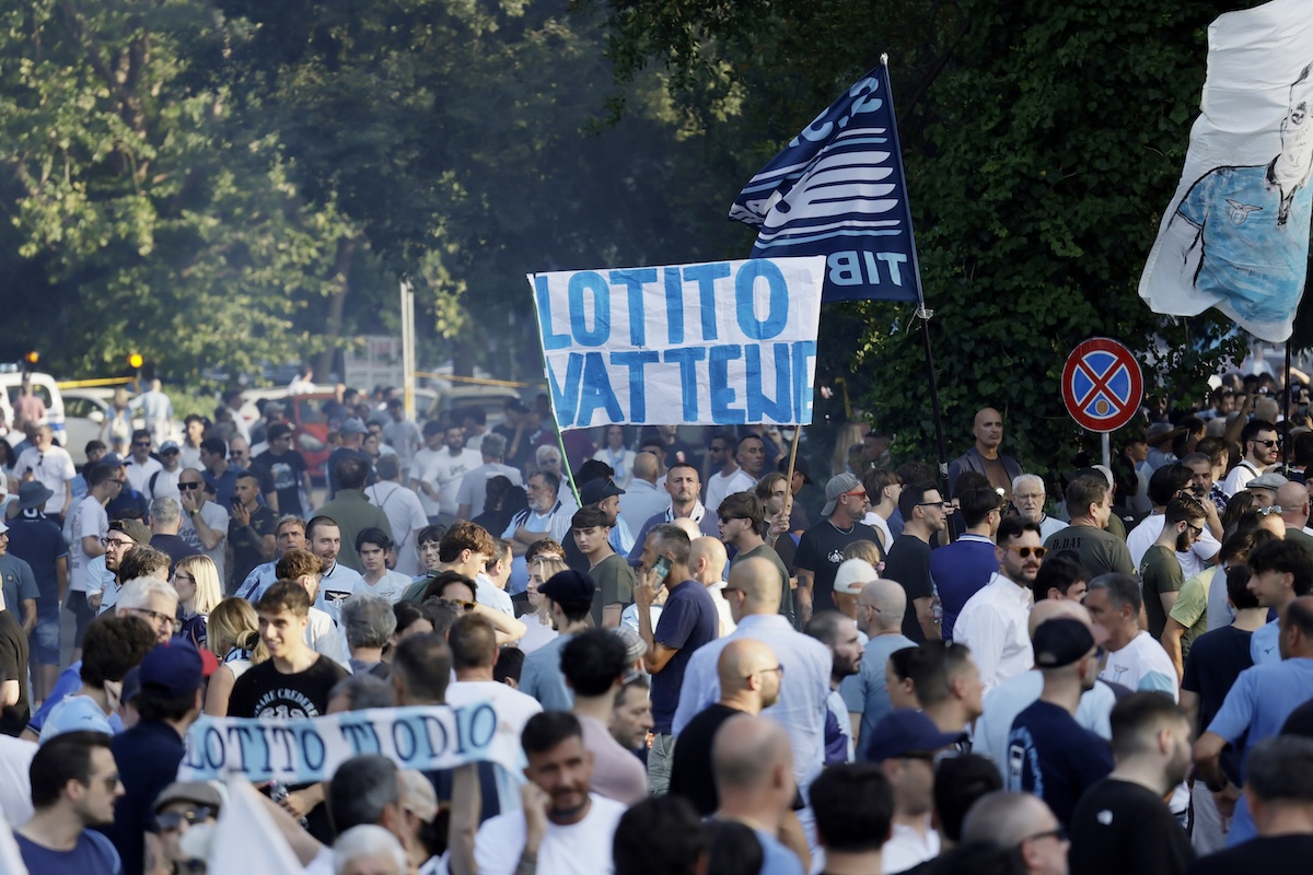 L’indagine sulle pressioni su Claudio Lotito per vendere la Lazio si è allargata