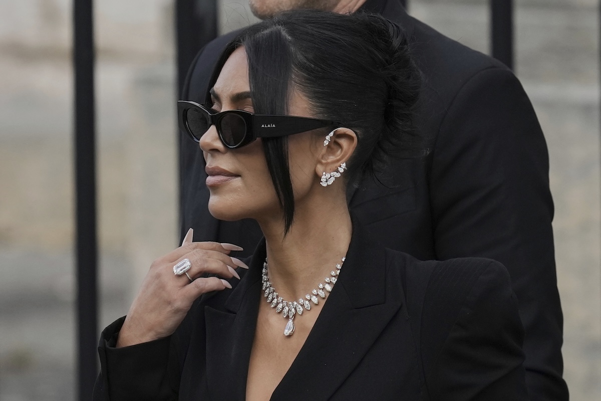 Kim Kardashian riceverà un risarcimento simbolico di un euro per la rapina subita a Parigi nel 2016