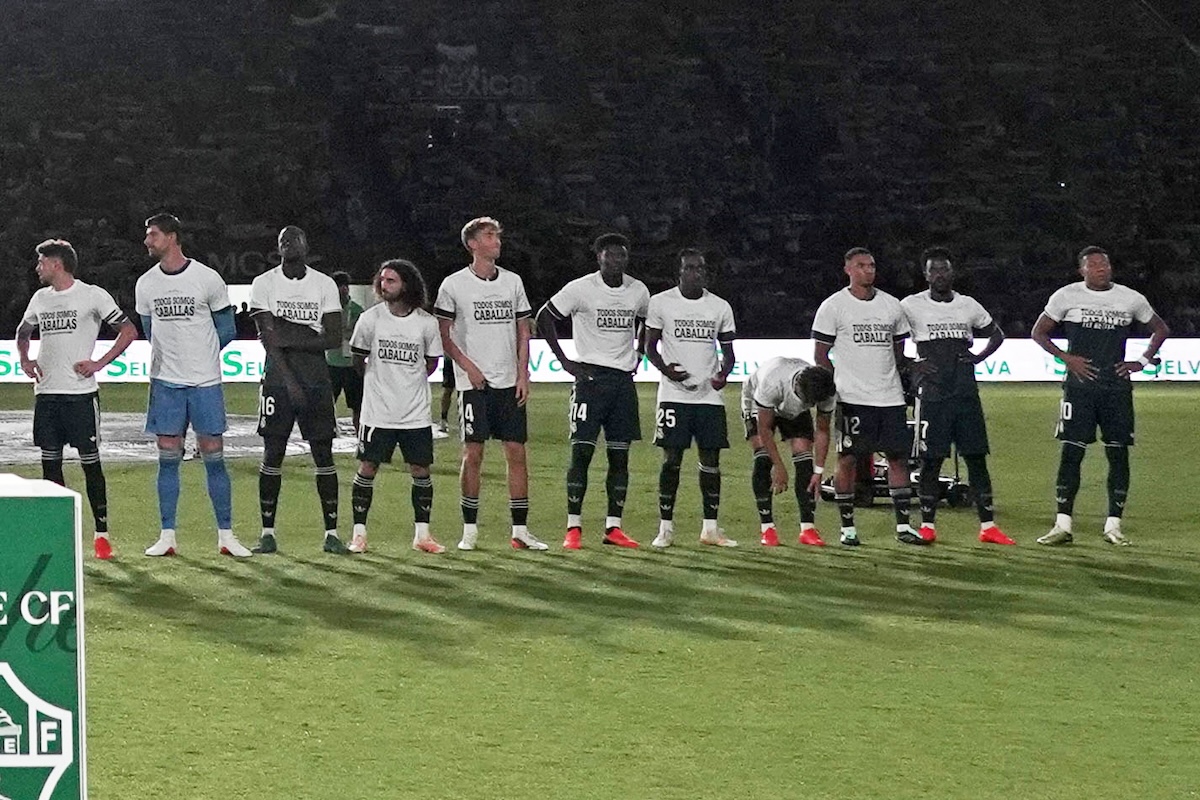 Leggi l'articolo: I calciatori Mbappé, Vinícius e Konaté del Real Madrid hanno coperto un messaggio di solidarietà a Ceuta