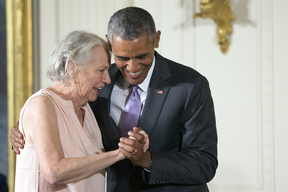 È morta a 81 anni la scrittrice statunitense Annie Dillard, che vinse un Pultizer con “Pellegrinaggio al Tinker Creek”
