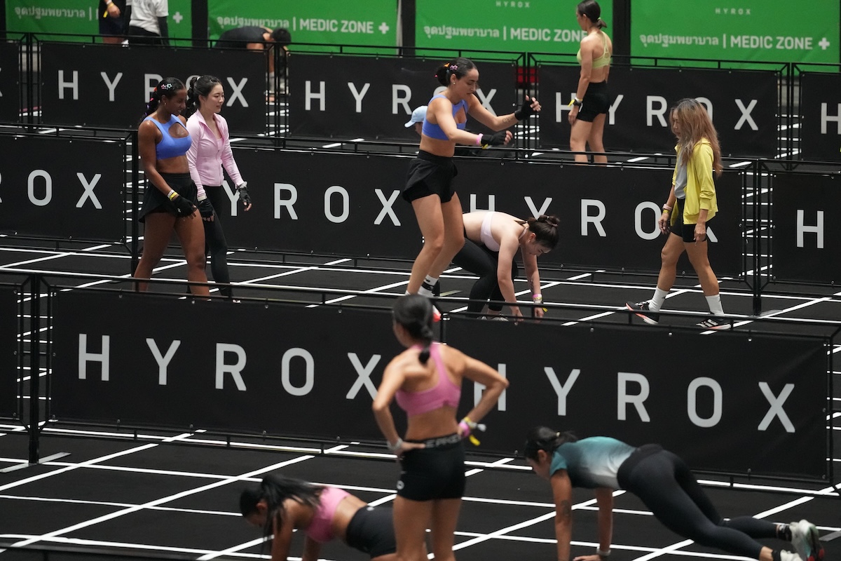 Alcuni dei partecipanti alla gara di Hyrox in cui un’atleta aveva avuto un problema di incontinenza fecale verranno rimborsati