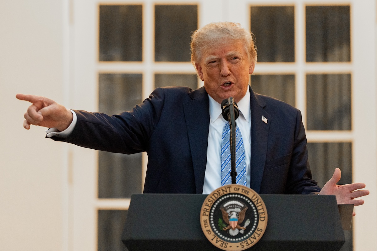 Trump ha detto che impedirà ai giornalisti di CNN, Politico e MS NOW l’accesso alla Casa Bianca