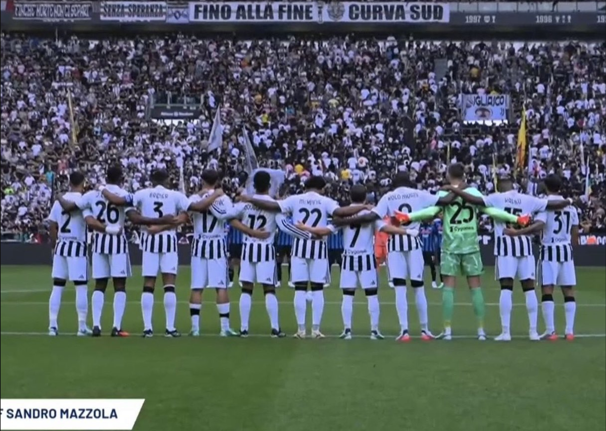 Leggi l'articolo: Il video dei tifosi della Juventus che voltano le spalle durante il minuto di silenzio per Sandro Mazzola