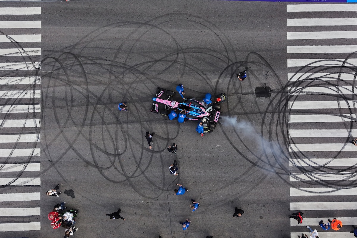 la formula 1 ha deciso di accorciare i gran premi di 15 chilometri a partire dal 2027 da Ilpost.it la formula 1 ha deciso di accorciare i gran premi di 15 chilometri a partire dal 2027