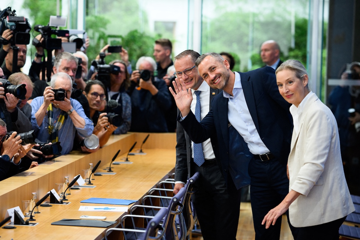 in germania temono che un governo di afd passi informazioni alla russia da Ilpost.it in germania temono che un governo di afd passi informazioni alla russia